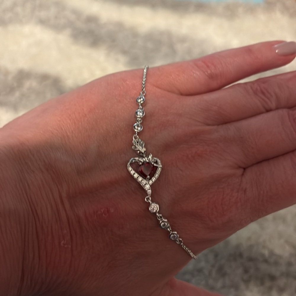 Silver and garnet bracelet - Picture 2 of 4